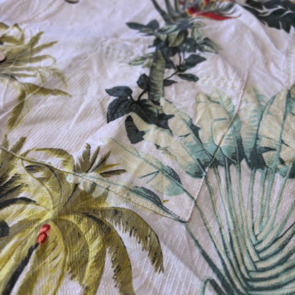 Tommy Bahama Men's Aloha Shirt Size XL - Picture 2 of 6